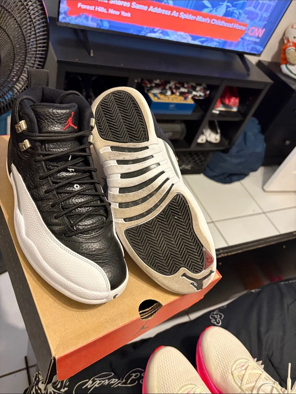 Jordan Retro 12 playoffs guaranteed authentic sz 8 mens